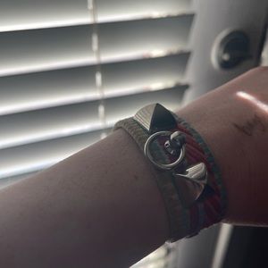 Amazing, cool hermes bracelet goes with amy outfit and style just not using it.